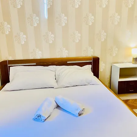 In Square 2 Apartment *